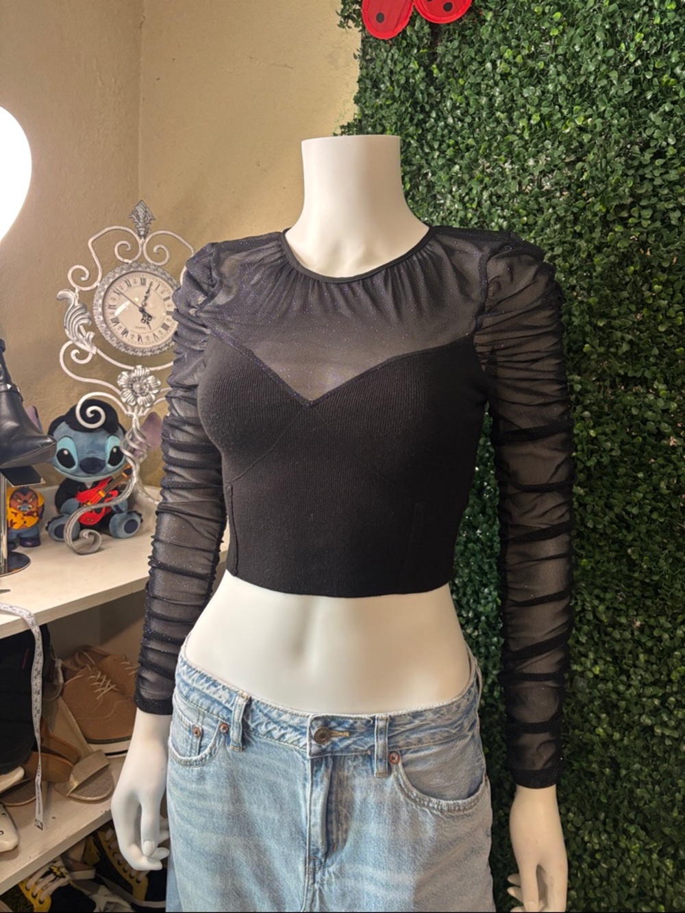 Black Mesh Ruched Long-Sleeve Crop Top - Women
